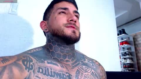 Snapshot of twonaugthy77 chatting on 19, 11, 2025 Angel online show from 19, 11, 2025