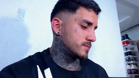 Snapshot of twonaugthy77 chatting on 2, 12, 2025 Angel online show from 2, 12, 2025