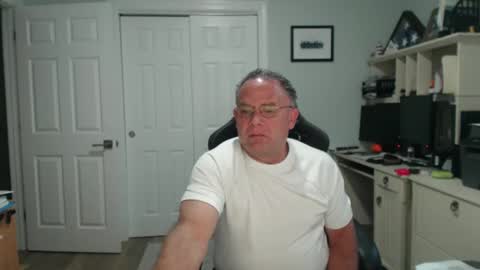 Twopeopleinlove online show from 2, 10, 2025