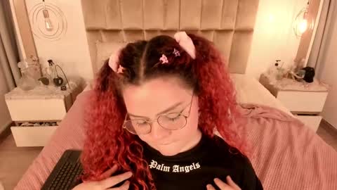 Twiggy online show from 11, 2, 2025