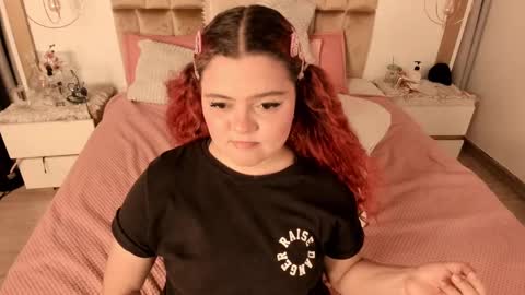 Twiggy online show from 5, 3, 2025