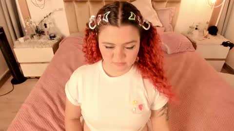 Twiggy online show from 12, 3, 2025