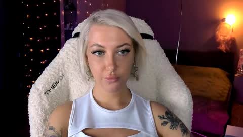 Snapshot of tykioty_miley chatting on 6, 12, 2024 Miley online show from 6, 12, 2024