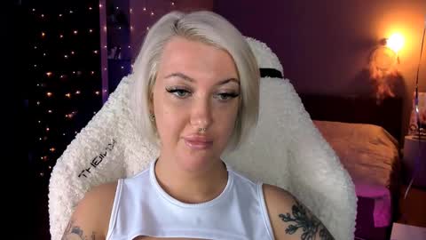 Snapshot of tykioty_miley chatting on 11, 12, 2024 Miley online show from 11, 12, 2024