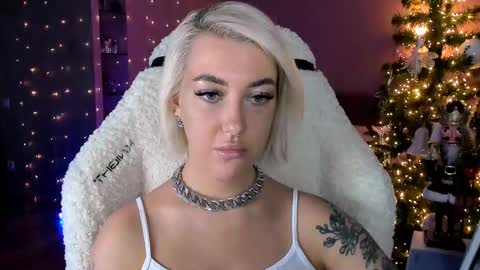 Snapshot of tykioty_miley chatting on 29, 12, 2024 Miley online show from 29, 12, 2024