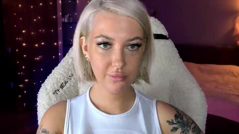 Snapshot of tykioty_miley chatting on 31, 1, 2025 Miley online show from 31, 1, 2025