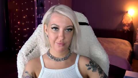 Snapshot of tykioty_miley chatting on 15, 2, 2025 Miley online show from 15, 2, 2025