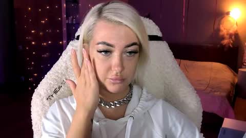 Snapshot of tykioty_miley chatting on 23, 2, 2025 Miley online show from 23, 2, 2025