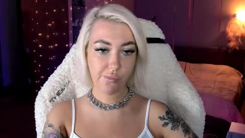 Snapshot of tykioty_miley chatting on 24, 2, 2025 Miley online show from 24, 2, 2025