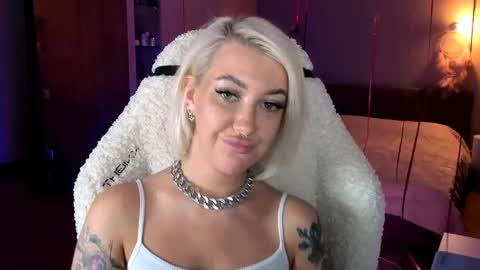 Snapshot of tykioty_miley chatting on 1, 3, 2025 Miley online show from 1, 3, 2025