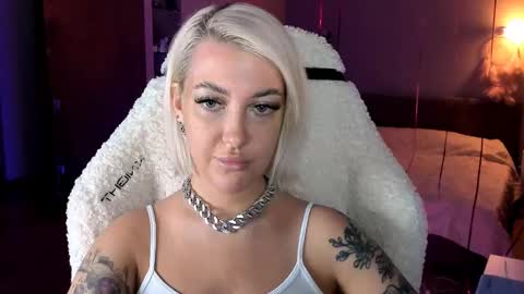 Snapshot of tykioty_miley chatting on 2, 3, 2025 Miley online show from 2, 3, 2025