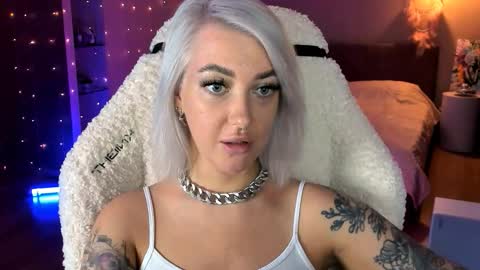 Snapshot of tykioty_miley chatting on 26, 10, 2025 Miley online show from 26, 10, 2025