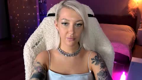 Snapshot of tykioty_miley chatting on 29, 11, 2025 Miley online show from 29, 11, 2025