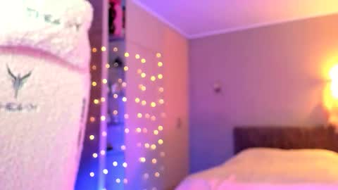 Snapshot of tykioty_miley chatting on 4, 12, 2025 Miley online show from 4, 12, 2025