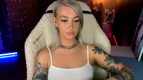 Snapshot of tykioty_miley chatting on 24, 6, 2026 Miley online show from 24, 6, 2026