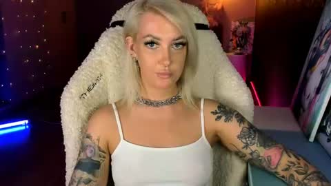 Snapshot of tykioty_miley chatting on 12, 7, 2026 Miley online show from 12, 7, 2026