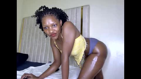 Snapshot of tyla_cerry chatting on 14, 9, 2025 tyla_cerry online show from 14, 9, 2025