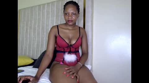 Snapshot of tyla_cerry chatting on 24, 10, 2025 tyla_cerry online show from 24, 10, 2025