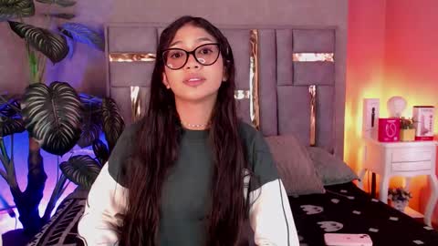 Snapshot of tyla_ks chatting on 13, 9, 2025 tyla_ks online show from 13, 9, 2025