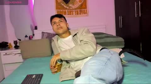 Snapshot of tyler_axel chatting on 4, 5, 2026 tyler_axel online show from 4, 5, 2026