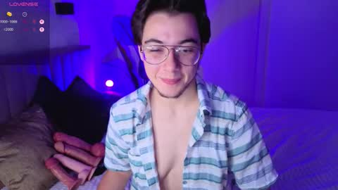 Snapshot of tyler_bergg chatting on 24, 9, 2025 tyler berg online show from 24, 9, 2025