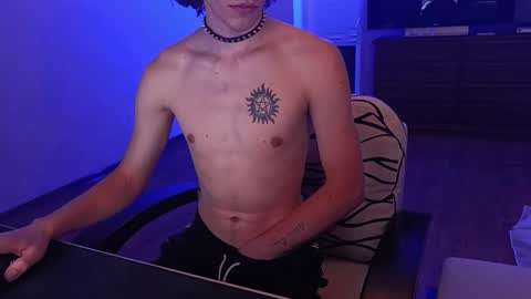 Snapshot of tyler_hack chatting on 10, 10, 2025 Tyler and Chris online show from 10, 10, 2025