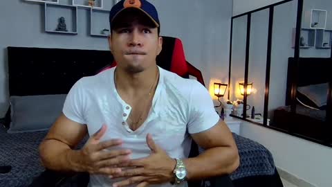 tyler_hank1 online show from 15, 12, 2024