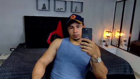 tyler_hank1 online show from 23, 12, 2024