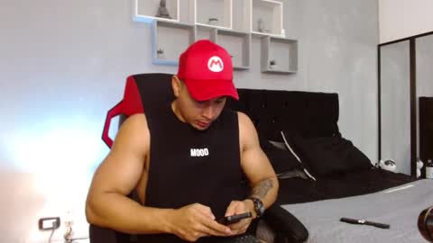 tyler_hank1 online show from 2, 11, 2025