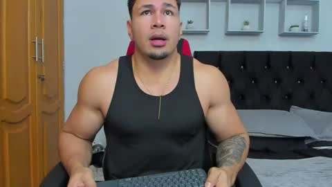 tyler_hank1 online show from 28, 6, 2026