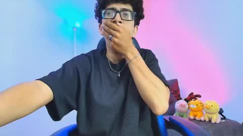   online show from 4, 12, 2025