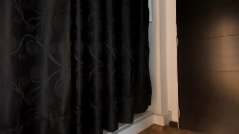 tylla__ online show from 7, 3, 2026