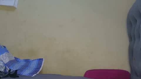 tynniee online show from 15, 4, 2026