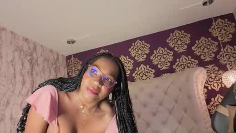 tyra fox online show from 21, 10, 2025