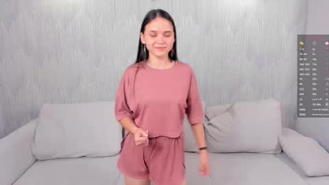 Snapshot of tyrasyversen chatting on 11, 9, 2025 Emily online show from 11, 9, 2025