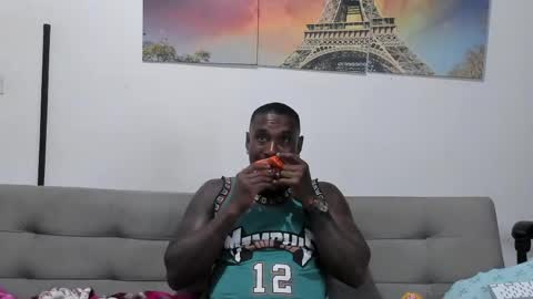 Snapshot of tyron_rulers chatting on 9, 6, 2026 Dvid Rullers online show from 9, 6, 2026