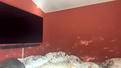 Snapshot of tysonhotswe chatting on 24, 9, 2025 Dennis Nadarevic online show from 24, 9, 2025