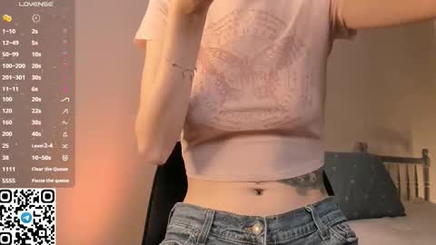 Snapshot of tyty_pupu chatting on 28, 11, 2025 Christine 3 Next broadcast tomorrow at 2100 GMT 5 online show from 28, 11, 2025