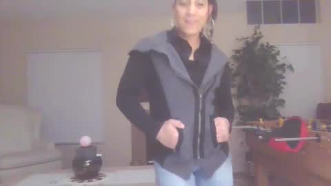 Snapshot of uandme_baby chatting on 4, 1, 2025 Azelia B online show from 4, 1, 2025