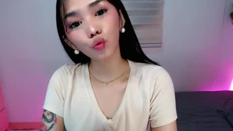 Snapshot of ughliah chatting on 17, 4, 2026 urbbgirl alliah online show from 17, 4, 2026