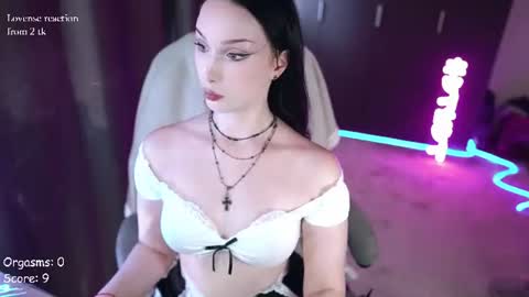 Izzy    online show from 29, 7, 2026