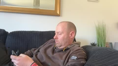 ukmatty3 online show from 24, 4, 2026