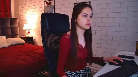 Ulia online show from 16, 4, 2026