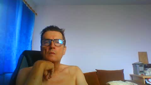 Snapshot of ulmeni4 chatting on 7, 8, 2026 ulmeni4 online show from 7, 8, 2026