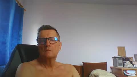 Snapshot of ulmeni7 chatting on 1, 7, 2026 ulmeni7 online show from 1, 7, 2026