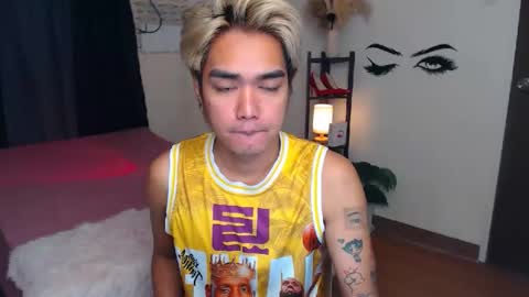 Snapshot of ultimatesexytrans chatting on 2, 2, 2025 Alex online show from 2, 2, 2025