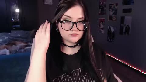 Snapshot of uminarin chatting on 4, 12, 2024 Julia online show from 4, 12, 2024