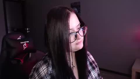 Snapshot of uminarin chatting on 4, 3, 2025 Julia online show from 4, 3, 2025