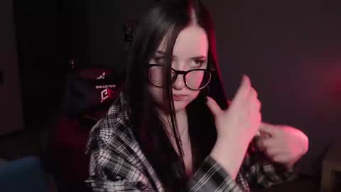 Snapshot of uminarin chatting on 4, 3, 2025 Julia online show from 4, 3, 2025