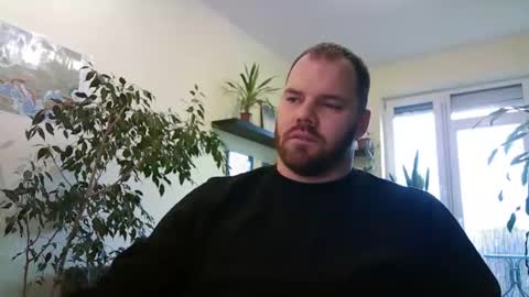 Snapshot of uncut_strong chatting on 15, 12, 2025 Uncut Strong online show from 15, 12, 2025